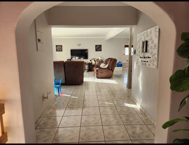 4 BEDROOM HOUSE FOR SALE IN VANDERBIJLPARK SW 2
